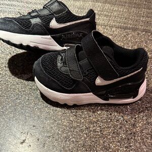 Nike Kids Black and White Sneakers